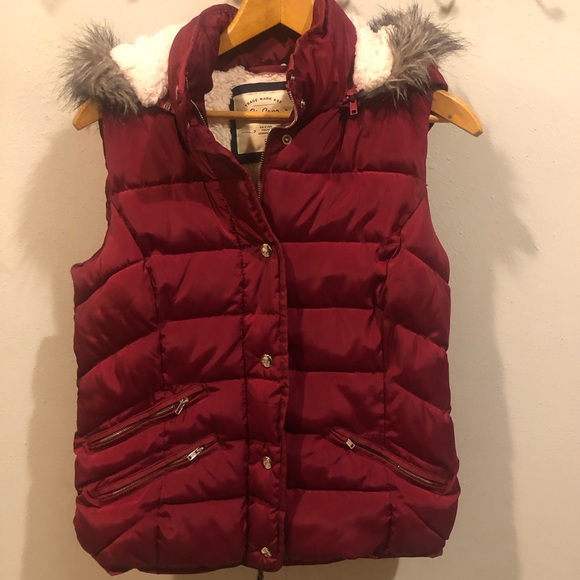 Quilted puffer vest w Sherpa lining throughout vest/hood - Picture 6 of 12